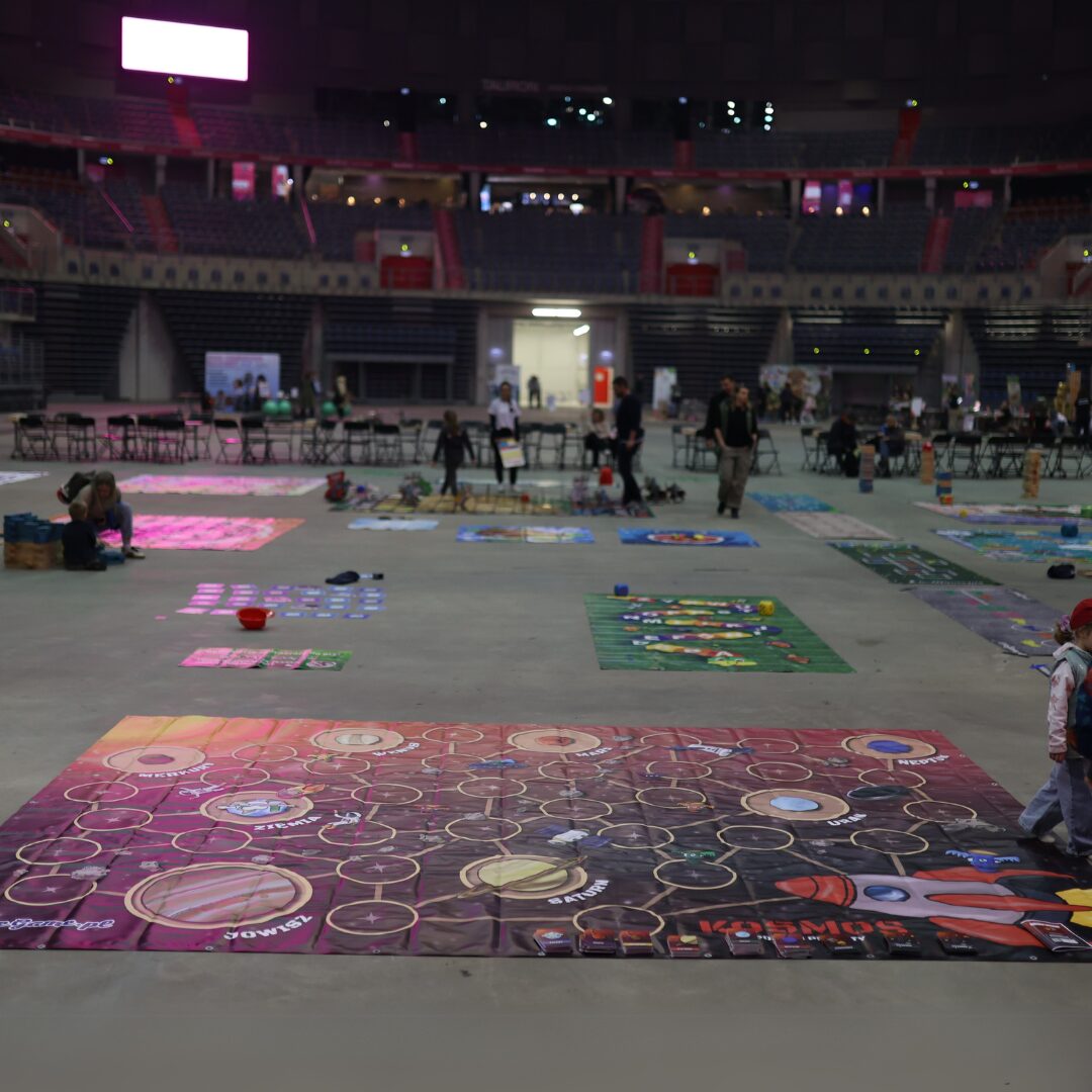 Gra „Kosmos” – edukacyjna ścieżka planetarna do skakania