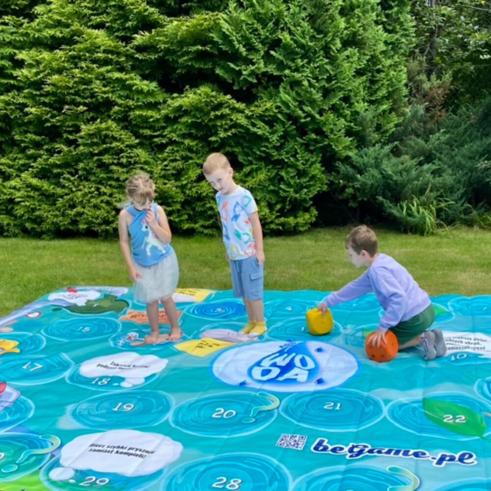 Edukacyjna gra planszowa wielkoformatowa o wodzie, dla dzieci. Pij wode,dbaj o wode. Woda