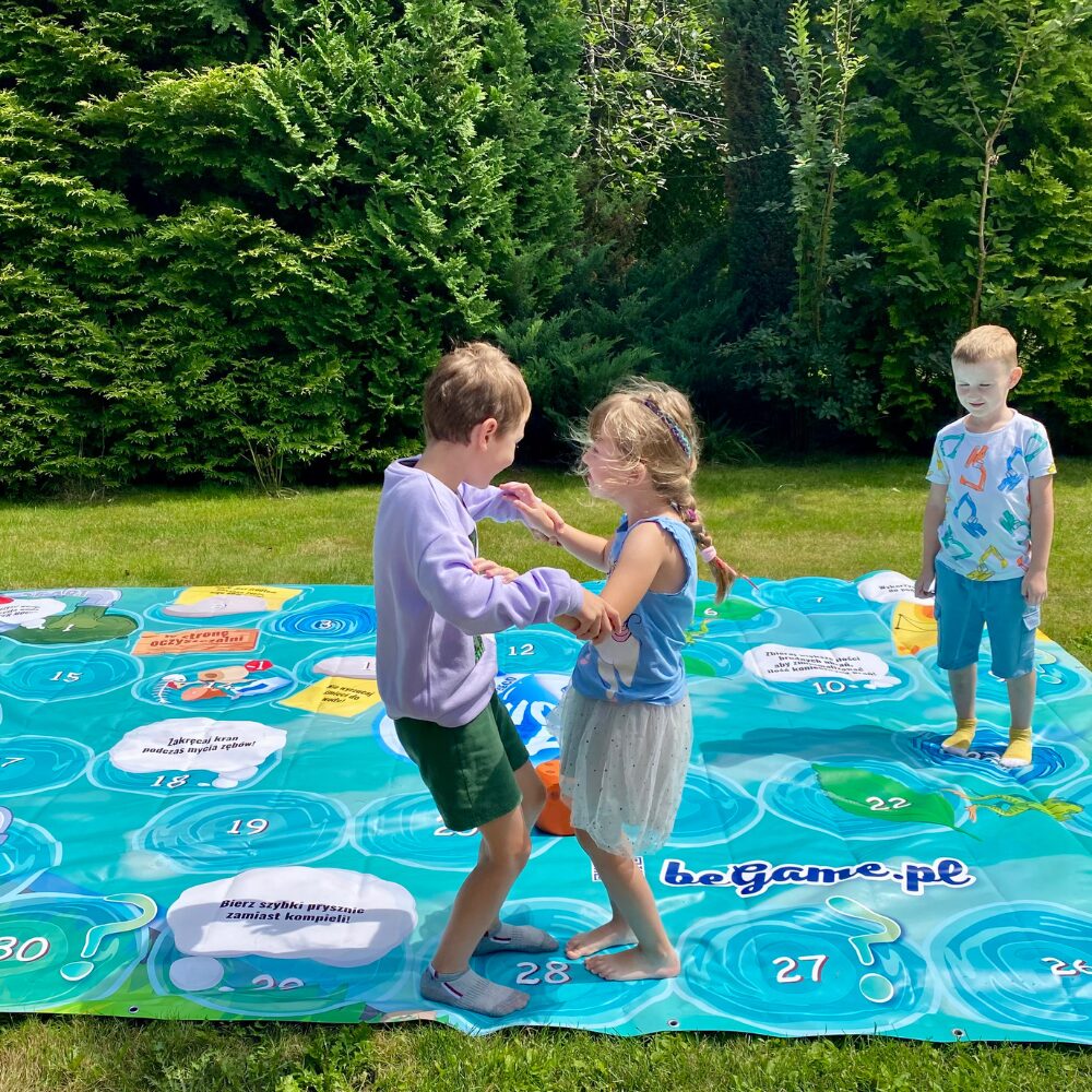 Edukacyjna gra planszowa wielkoformatowa o wodzie, dla dzieci. Pij wode,dbaj o wode. Woda